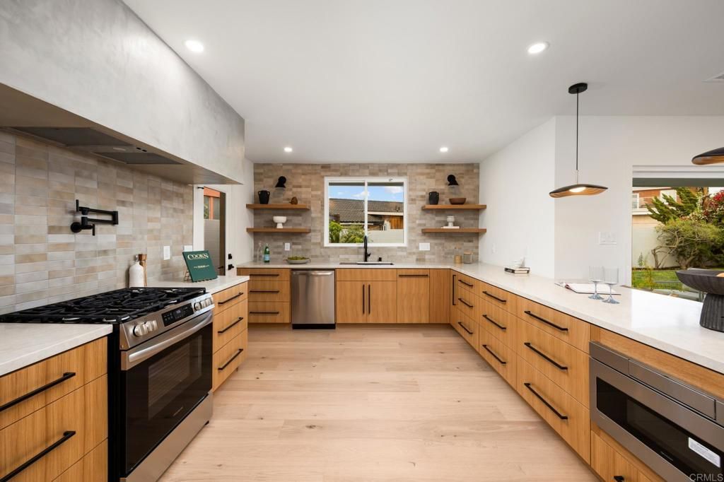 Photo of 4252 Don Jose Dr Dr, Los Angeles, CA 90008 (MLS # PTP2507095)