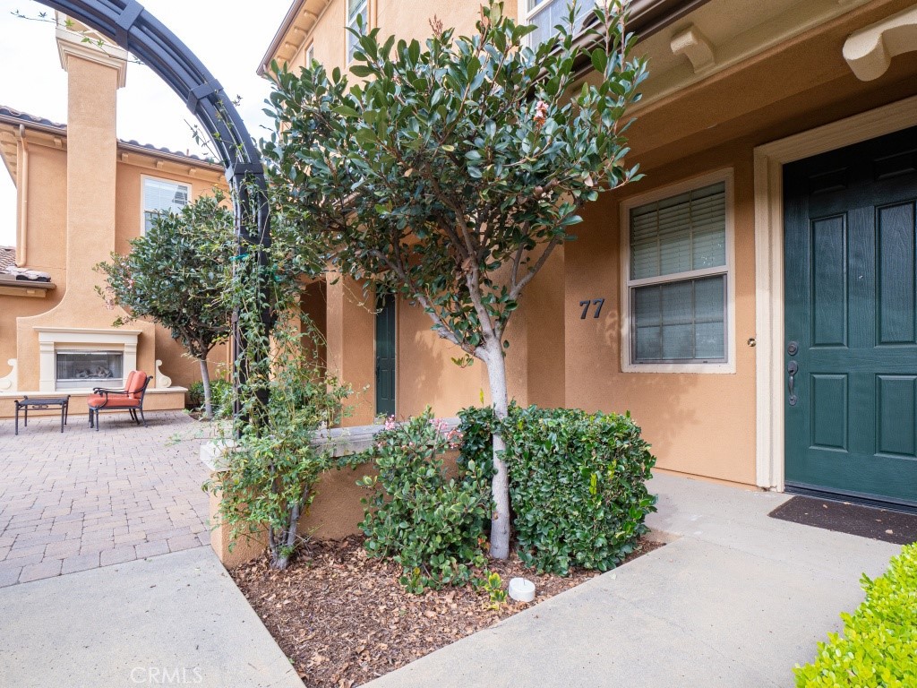 Two bedrooms, two baths, and two-car attached garage condo located in the highly desirable Woodbury community. The home ready to move in. Spacious master bedroom has walk-in closet. New flooring throughout the home. Newer kitchen appliances. Washer and Dryer included. Award-winning schools. Beautifully landscaped common area in front of entrance. Walking distance to Woodbury Town Center and Jeffrey Open Space Trails. HOA amenities include resort style pools, spas, tennis courts, basketball courts, parks, trails and many more.