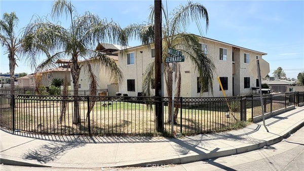 1303 BERNARD ST, BAKERSFIELD, CA 93305 - Image a310d2e93ecc3eb48cec861ffe203fbb/1797046232