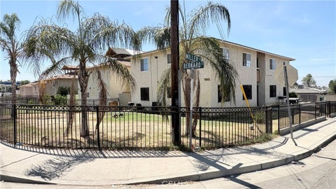 Photo of 1303 Bernard ST, Bakersfield, CA 93305 (MLS # SR26210106)
