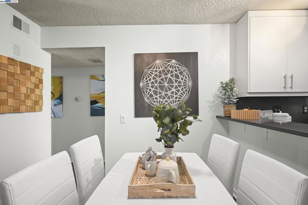 MEADOWBROOK - Residential