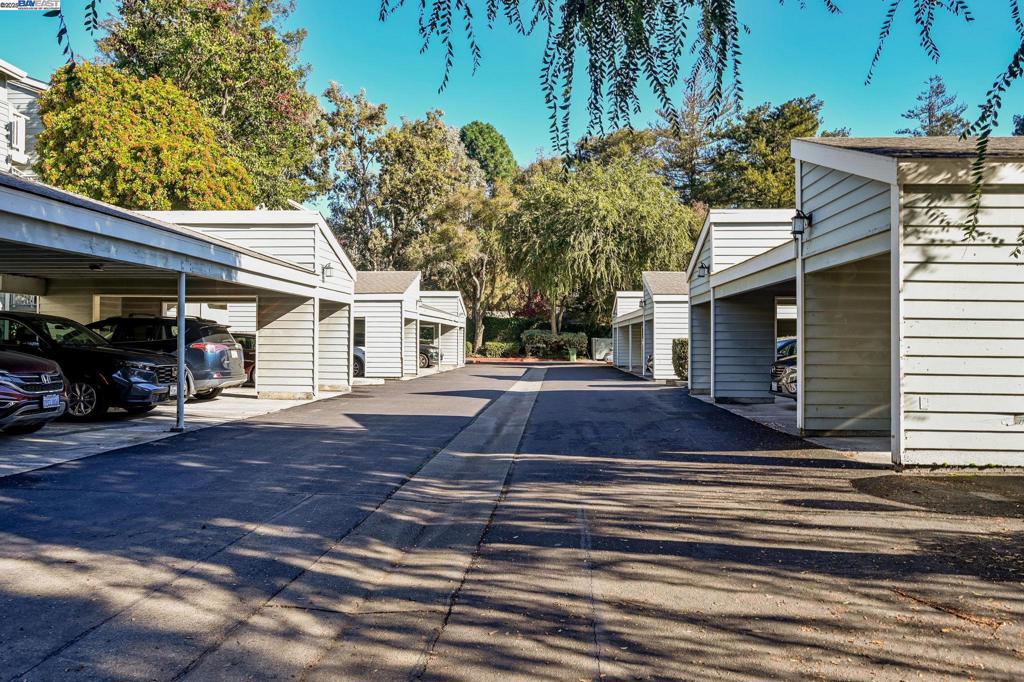 MEADOWBROOK - Residential