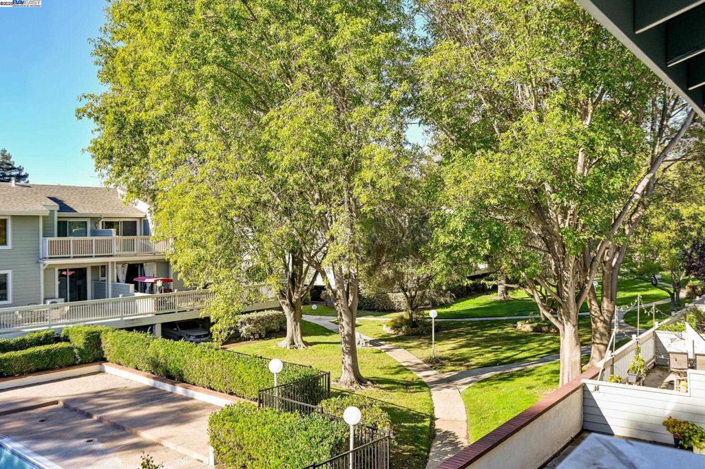 MEADOWBROOK - Residential