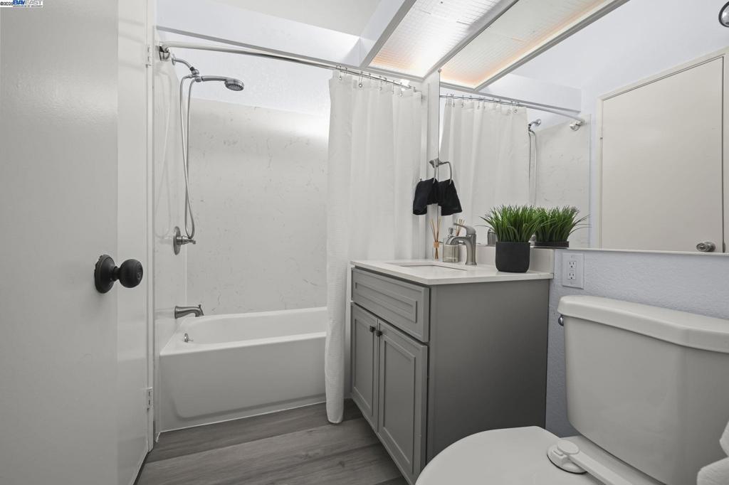 MEADOWBROOK - Residential