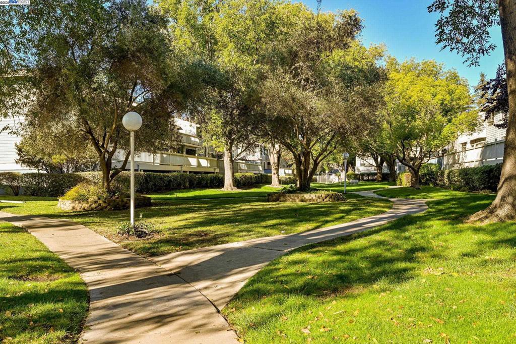 MEADOWBROOK - Residential