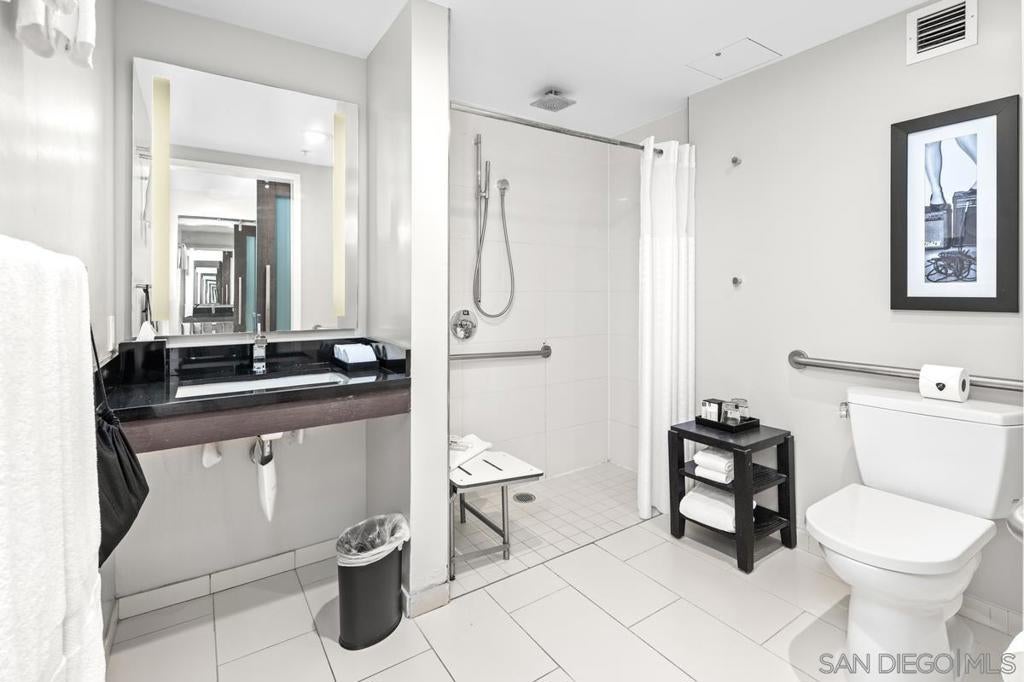 207 5Th Ave 1033