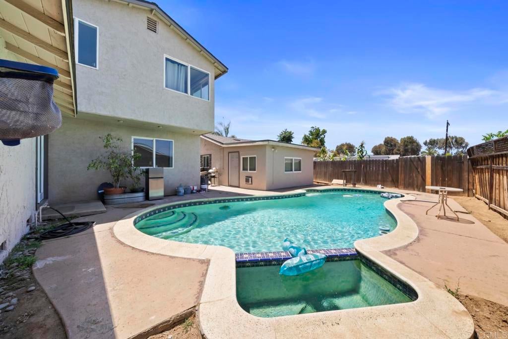 826 Ellen Lane