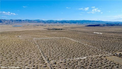 Photo of 2559 Sunfair Road, Joshua Tree, CA 92252 (MLS # JT26095384)