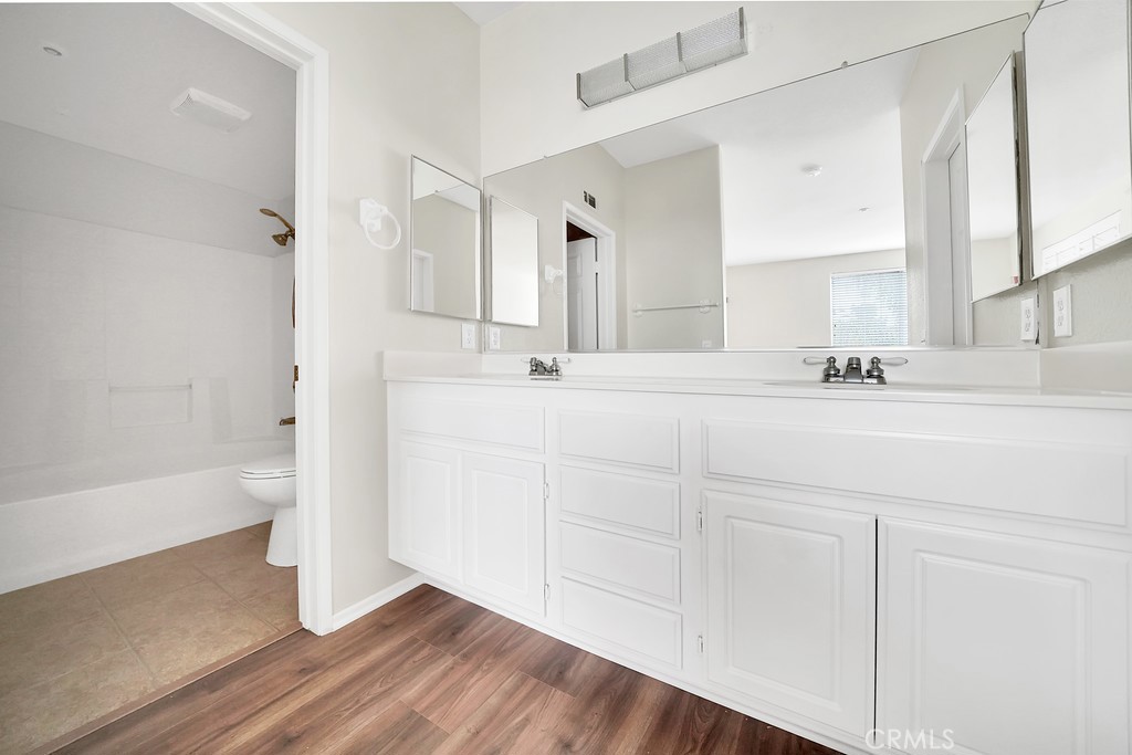 Oak Park (OAKP) - Residential Lease