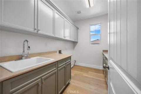 Tiny photo for 14119 Emmerglen Way, Eastvale, CA 92880 (MLS # PW26231288)