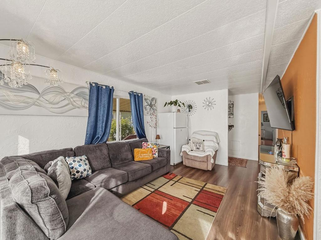 20 Russell Road 59