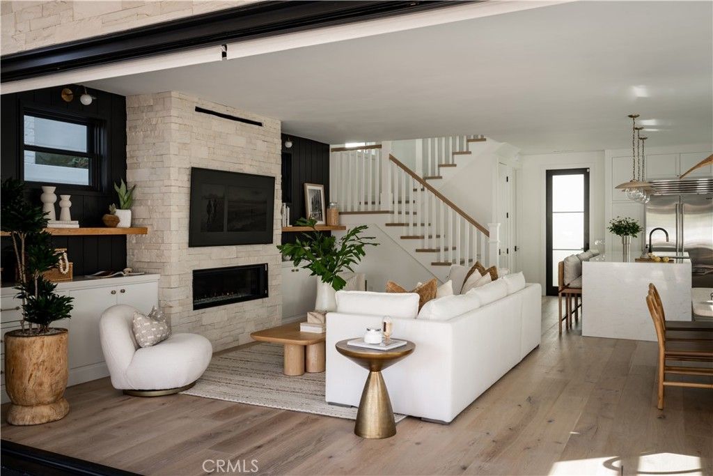 Photo of 616 Poinsettia Avenue, Corona Del Mar, CA 92625 (MLS # OC26031892)