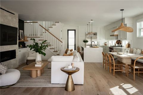 616 Poinsettia Avenue Corona Del Mar CA 92625