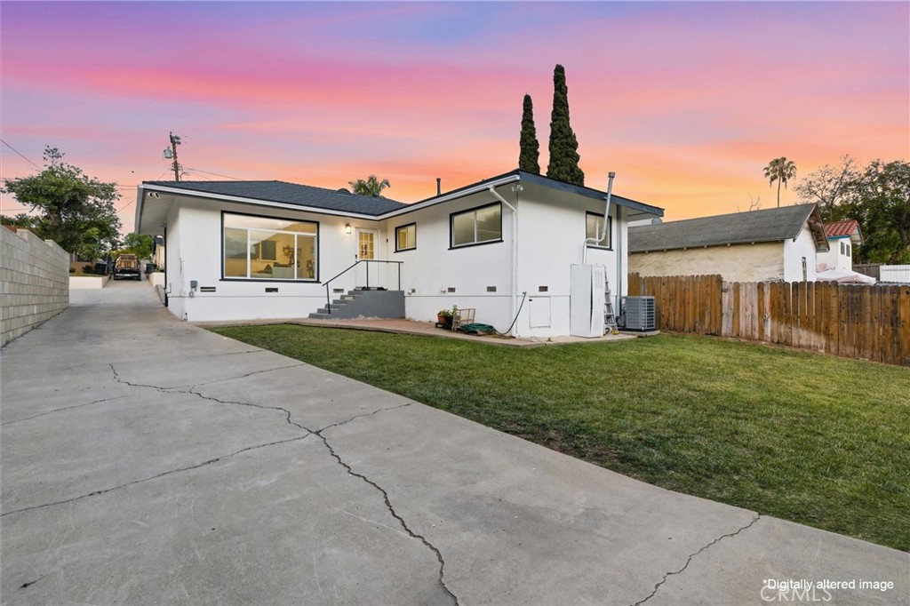 307 S Hillcrest