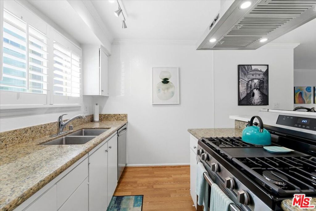 22030 Calvert Street 6