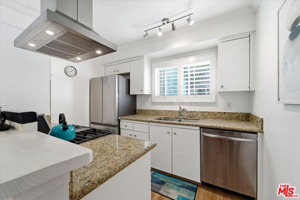 22030 Calvert Street 6