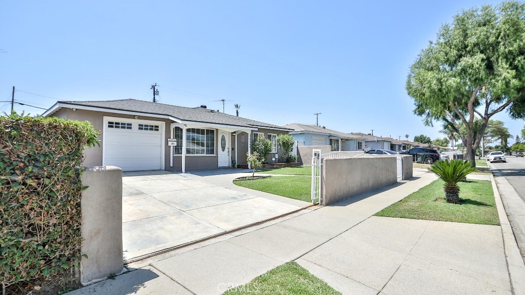 10444 Van Ruiten Street