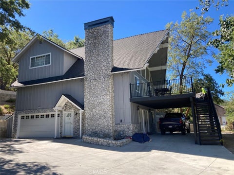 Photo of 1050 Carousel Rd, Lake Arrowhead, CA 92352 (MLS # IG26087077)