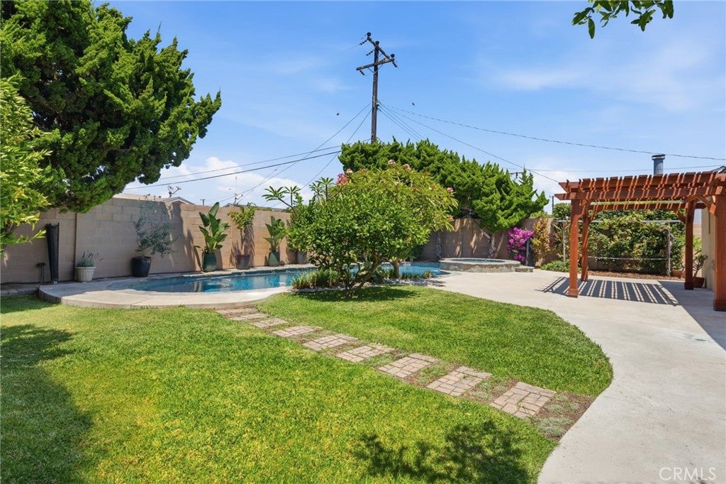 5051 Sisson Drive, Huntington Beach CA 92649 - Photo 18