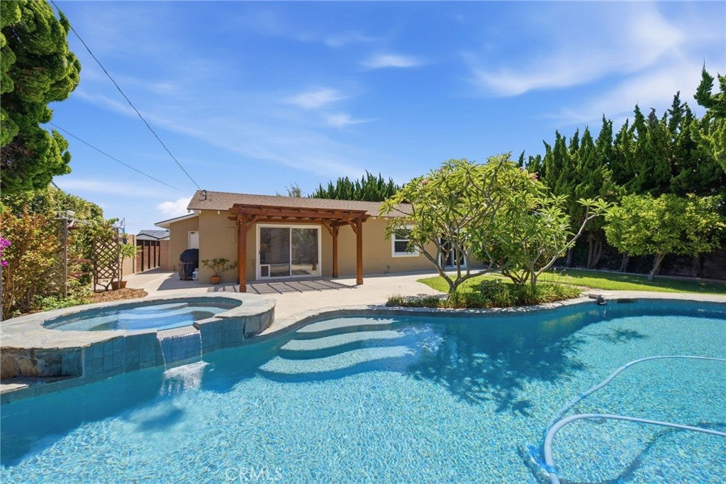 5051 Sisson Drive, Huntington Beach CA 92649 - Photo 17