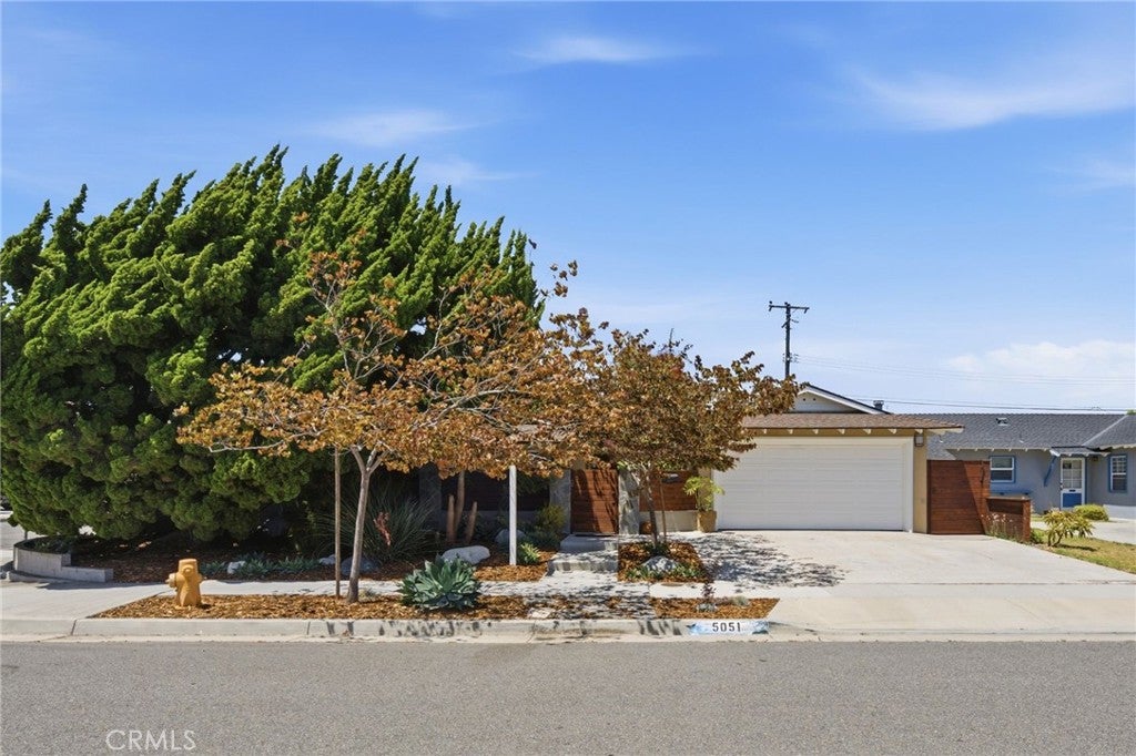 5051 Sisson Drive, Huntington Beach CA 92649