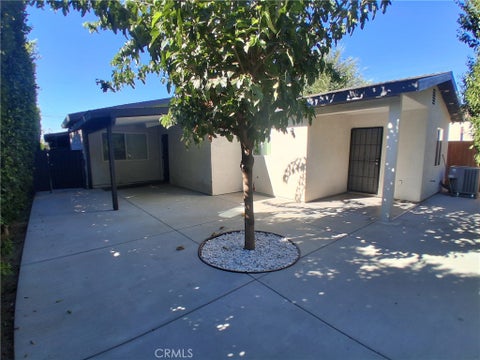Photo of 13716 Hoyt St, Pacoima, CA 91331 (MLS # SR26192006)