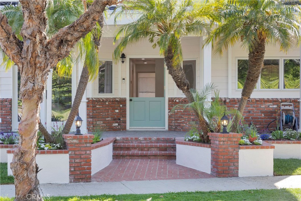 5894 E Appian