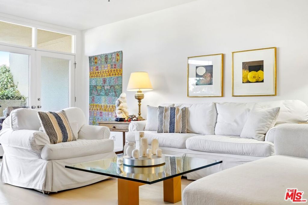 Photo of 2115 3rd Street #102, Santa Monica, CA 90405 (MLS # 26703753)