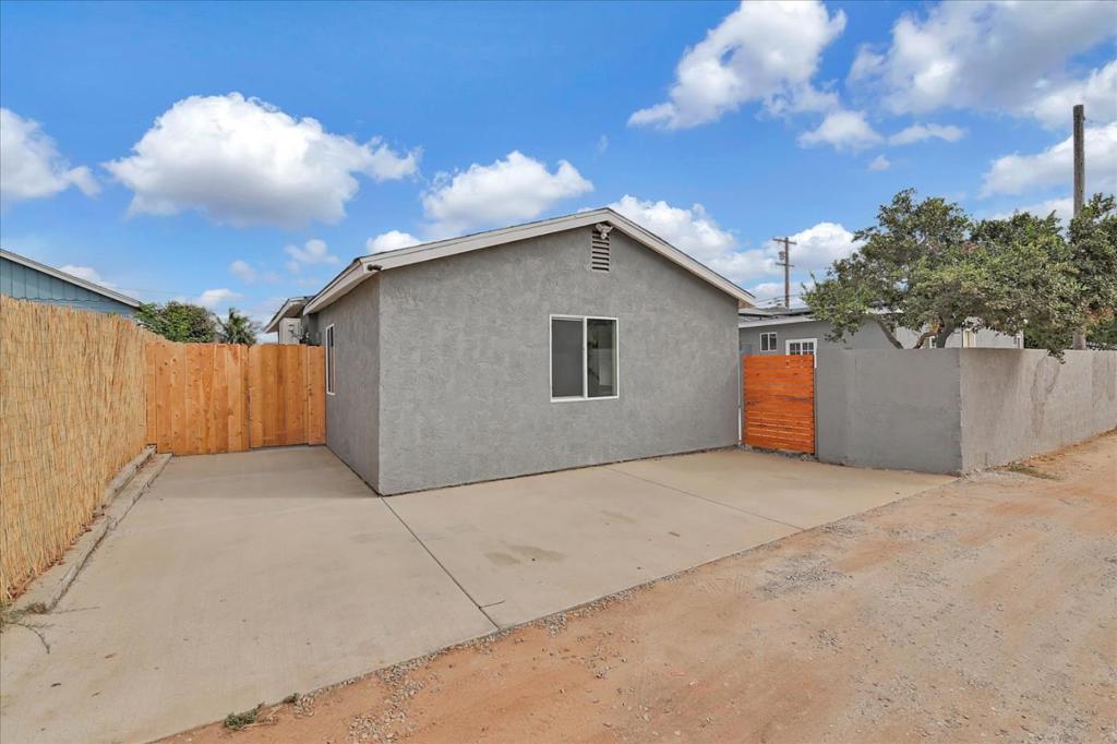 A newly-built home, part of a duplex, is the perfect starter home here in National City! Completed last 2020, this charming home comes with side alley access for your privacy and ease. Bright, open floor plan combines the living and dining areas, while the L-shaped, fully-fitted kitchen allows for versatility of space. Brand new stainless steel appliances assure you of comfortable and enjoyable cooking experiences from Day 1! Full bathroom with quartz-topped vanity is in between the two, generously sized bedrooms allowing for maximum convenience any time of the day. This home is located blocks away from Plaza Boulevard shopping centers and downtown National City. Downtown San Diego, the bayfront, and the marinas are also minutes away from your future address!