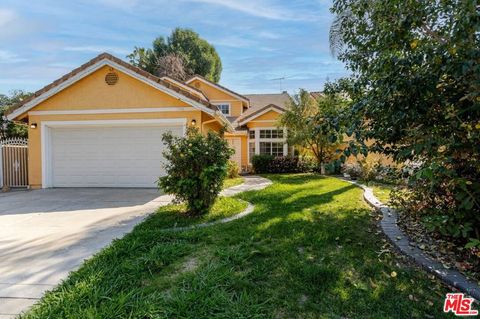 Photo of 7306 Newcastle Avenue, Reseda, CA 91335 (MLS # 26669939)