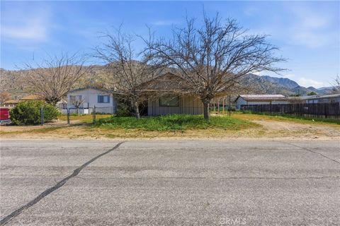 Photo of 2708 Claire St, Mountain Mesa, CA 93240 (MLS # FR26048685)