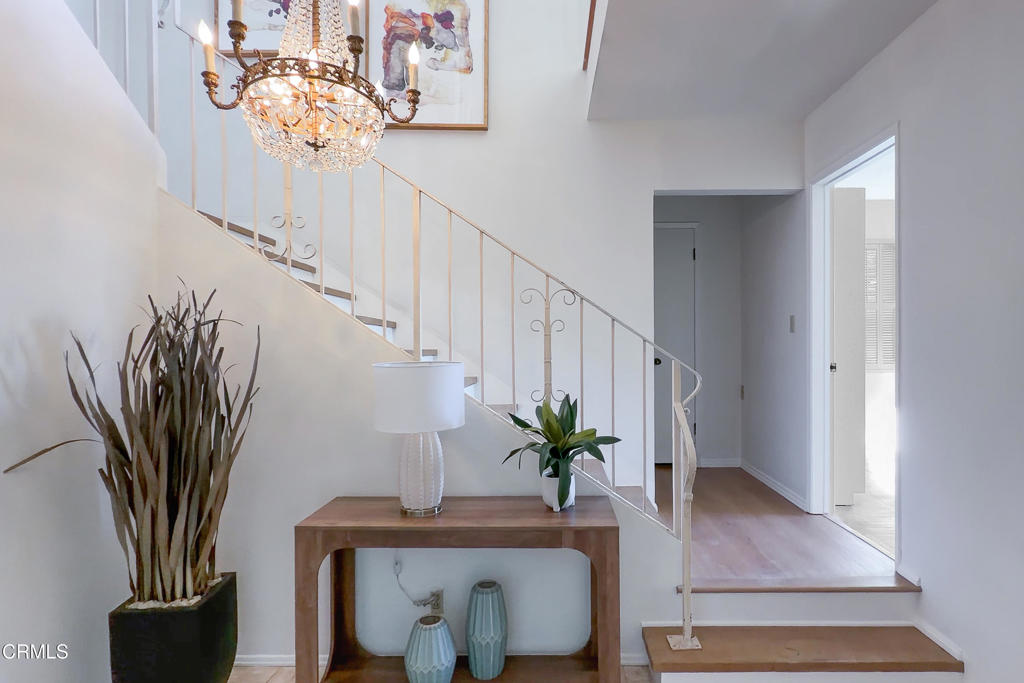 817 E Mountain Street