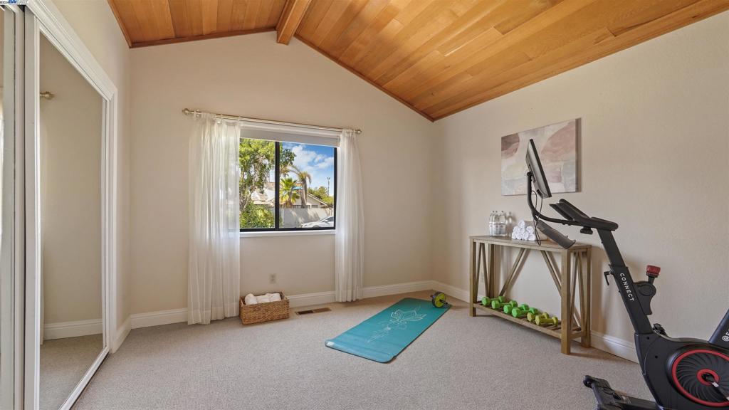 DISCOVERY  BAY - Residential