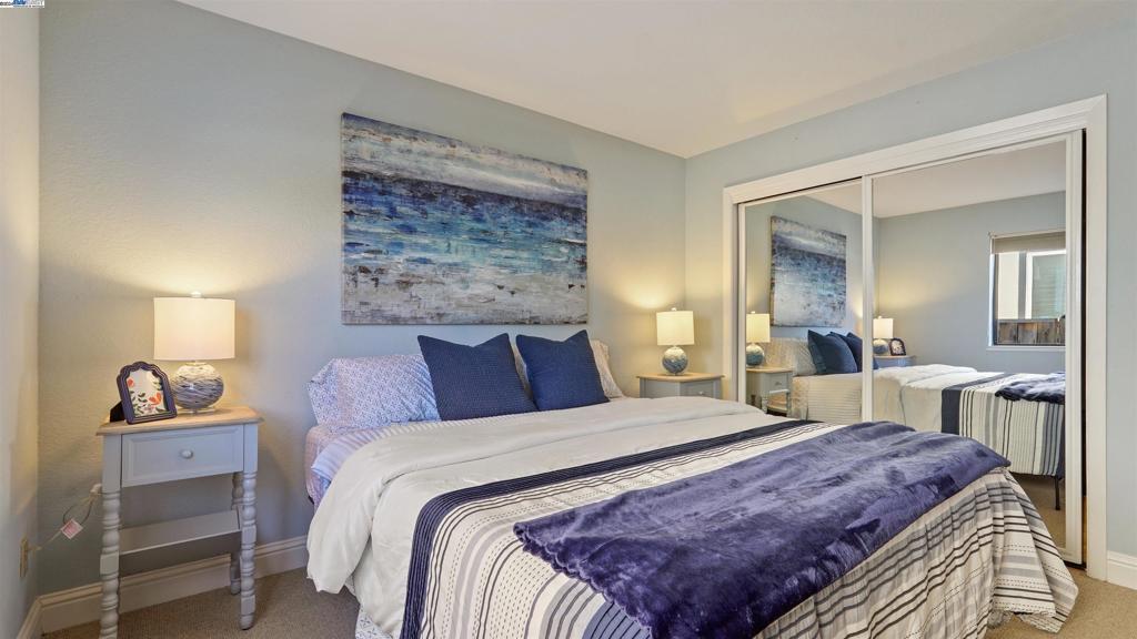 DISCOVERY  BAY - Residential