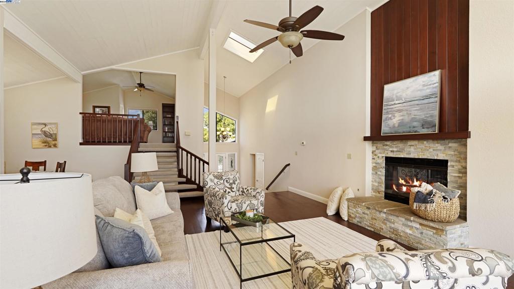 DISCOVERY  BAY - Residential