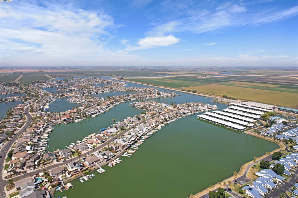 DISCOVERY  BAY - Residential