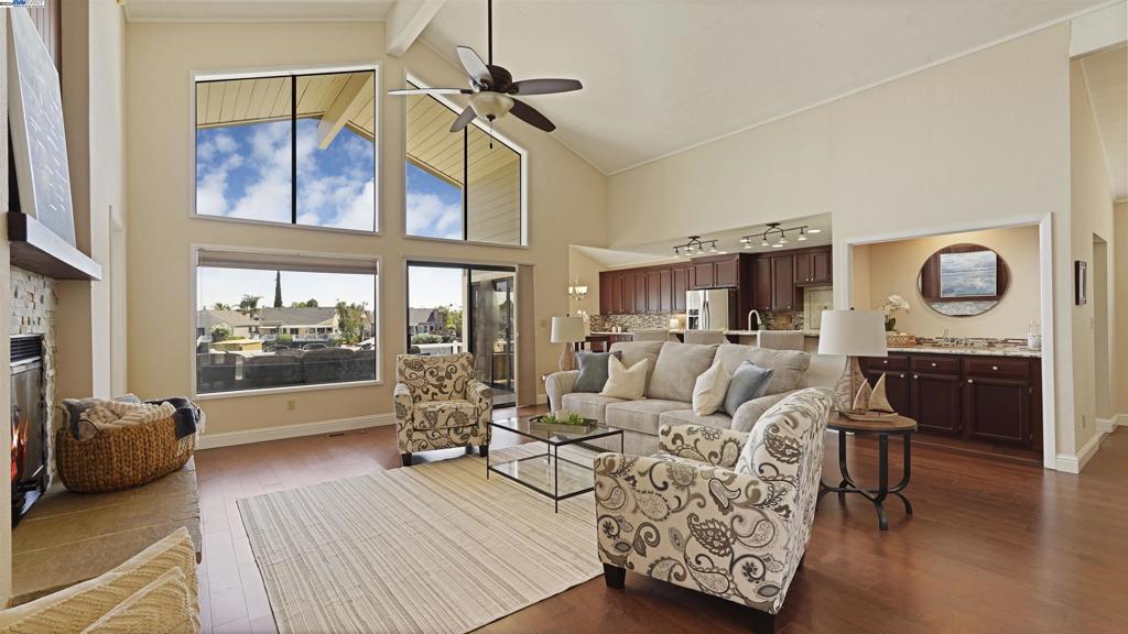 DISCOVERY  BAY - Residential