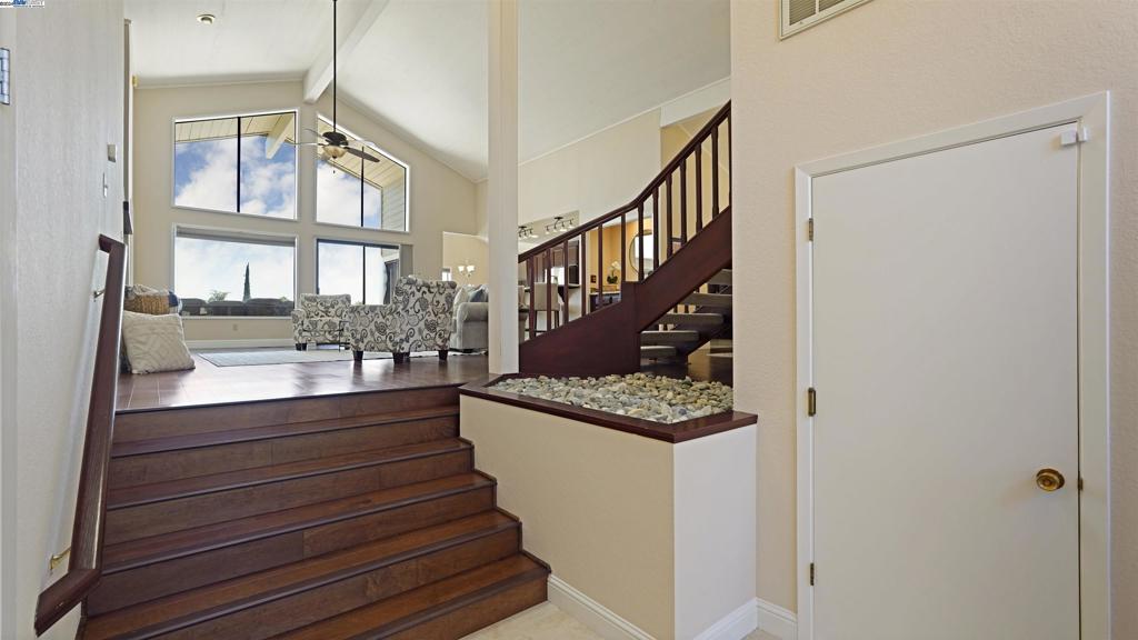 DISCOVERY  BAY - Residential