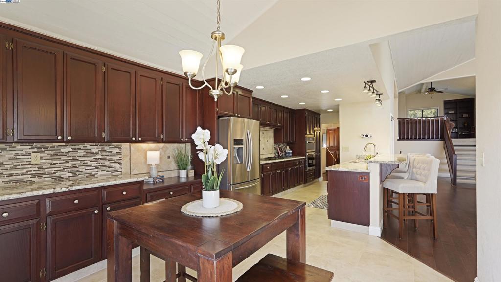 DISCOVERY  BAY - Residential