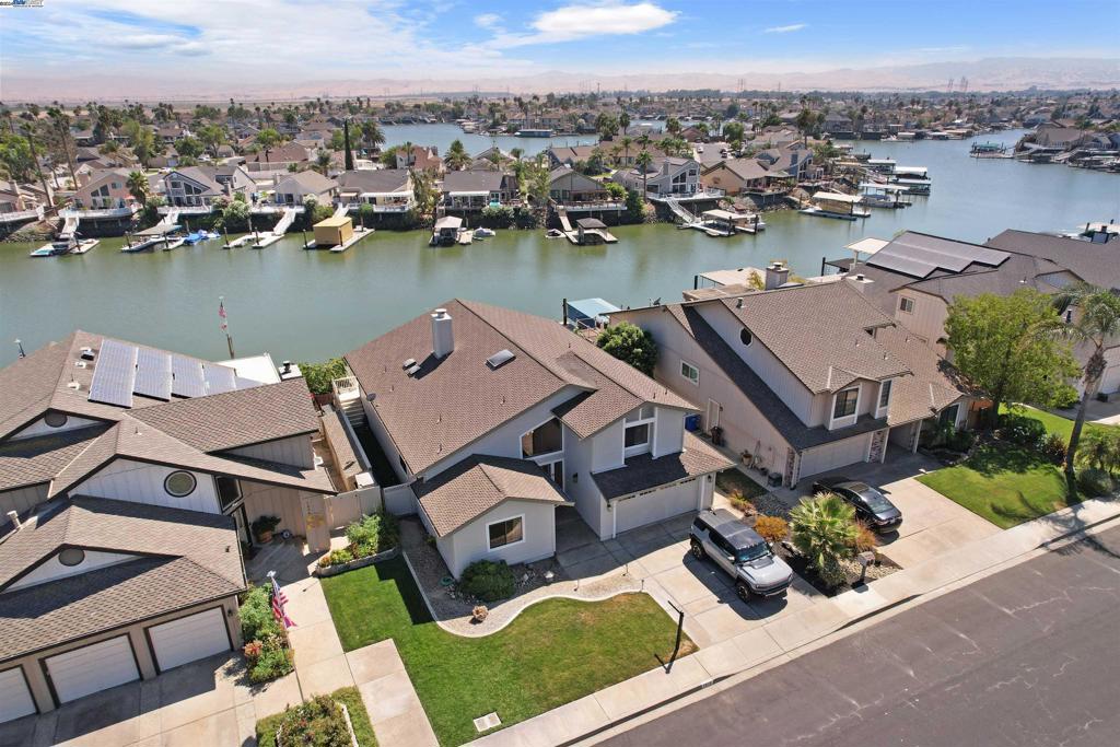 DISCOVERY  BAY - Residential