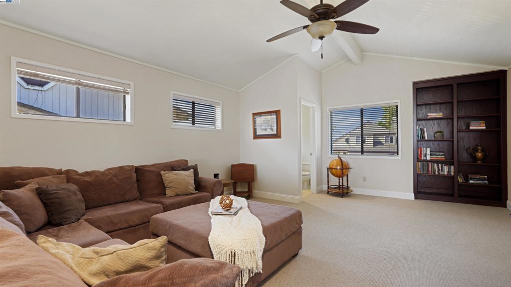 DISCOVERY  BAY - Residential