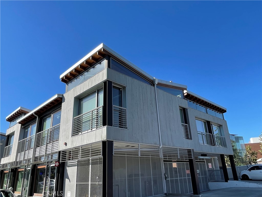 1300 Highland Avenue 200