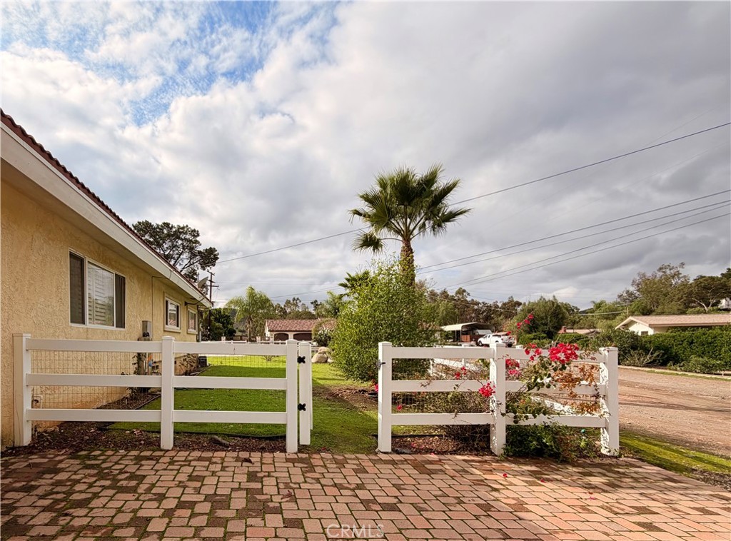 12234 Boulder View Dr