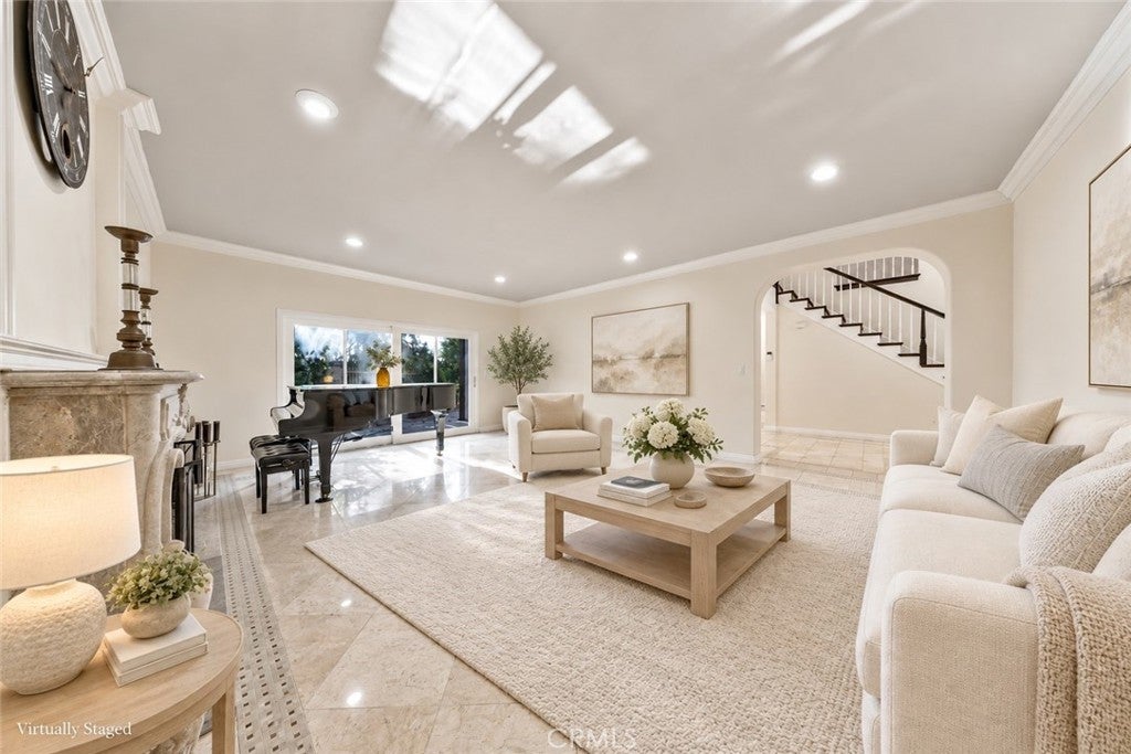 2127 Canyon Road