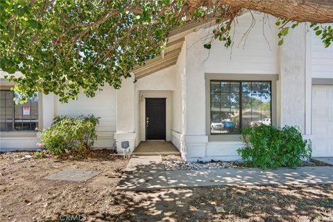 Photo of 13921 Pheasant Knoll Ln, Moreno Valley, CA 92553 (MLS # OC25244729)