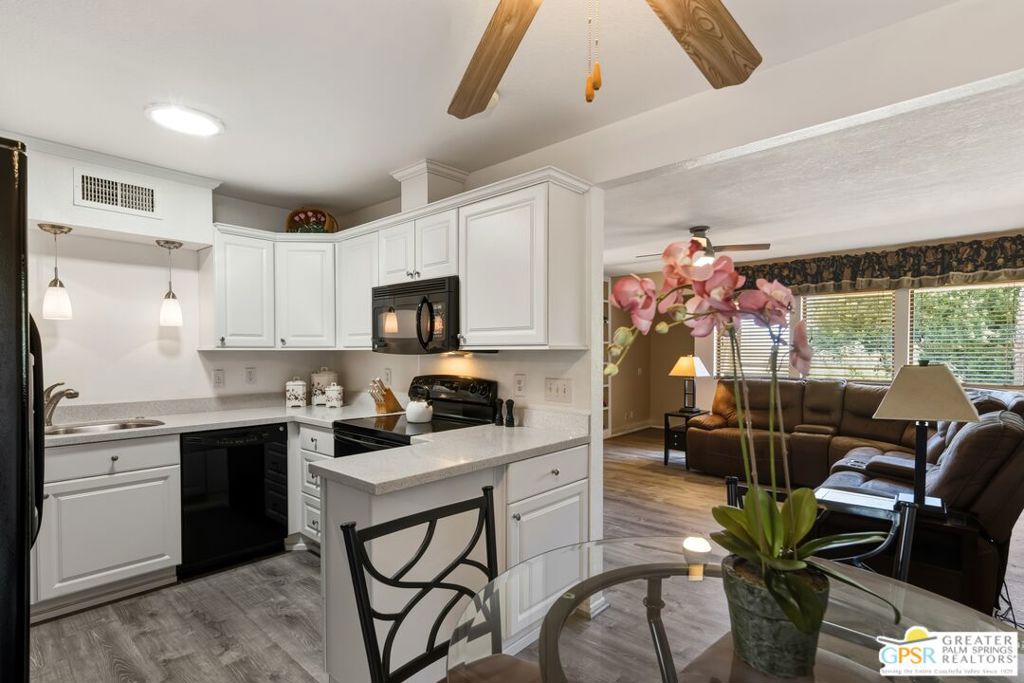 Pueblo Sands - Residential