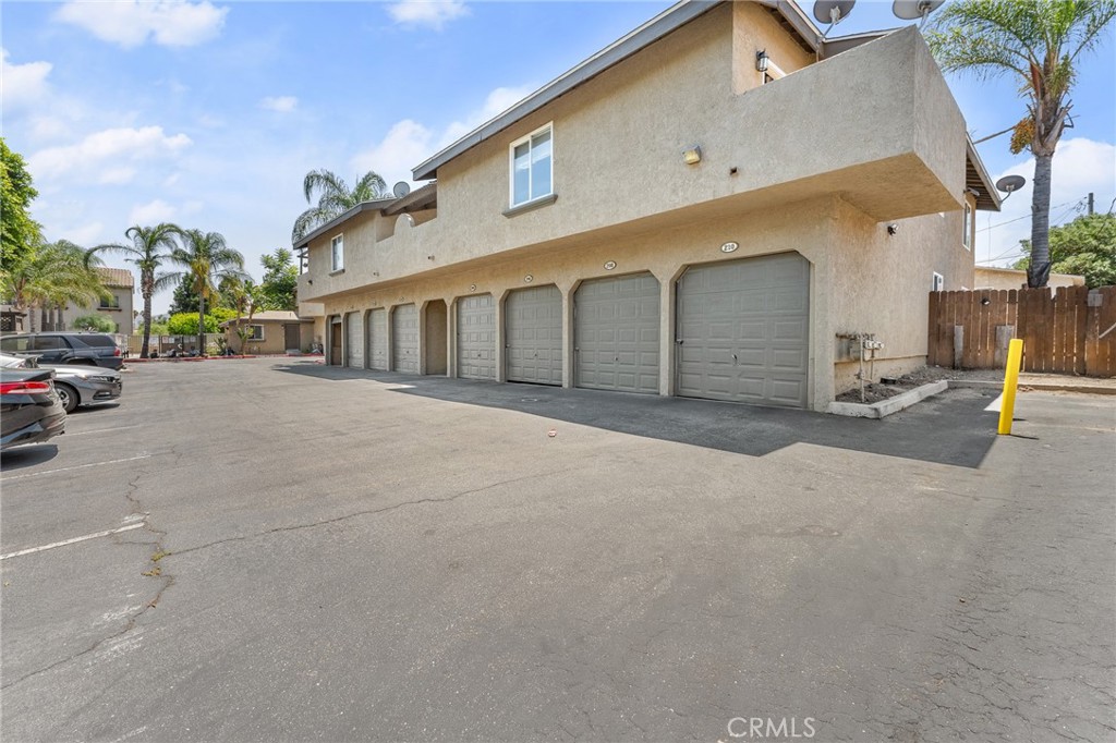 GIANNI VILLAS - Residential Lease