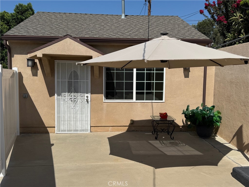 Welcome to 2437 Lamar Street, where comfort, convenience, and location come together. This charming 750 sq. ft. detached accessory dwelling unit has a private entrance that offers the perfect blend of privacy and modern amenities. Tucked away north of Glenoaks Boulevard in one of Burbank’s most sought-after neighborhoods. bright, oversized living room that’s perfect for relaxing or entertaining. The kitchen comes fully equipped with appliances, making meal prep a breeze, and the included stackable washer/dryer means no more trips to the laundromat. All utilities, plus Wi-Fi, are included in your monthly rent. Nice sized front yard for lounging and entertaining.