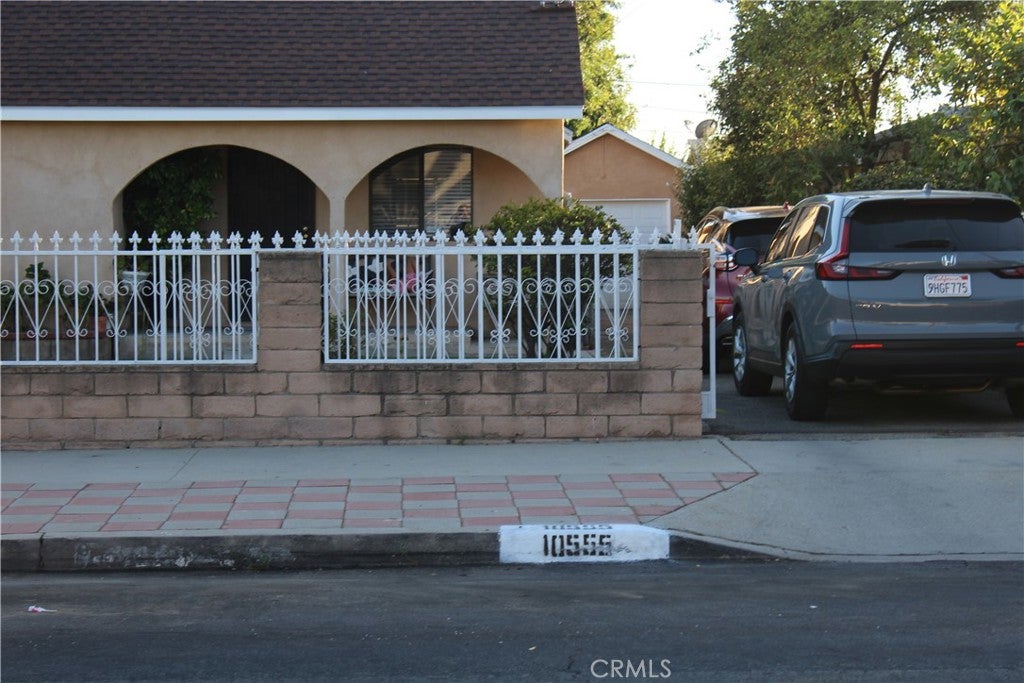 10555 Cayuga Ave, Pacoima CA 91331