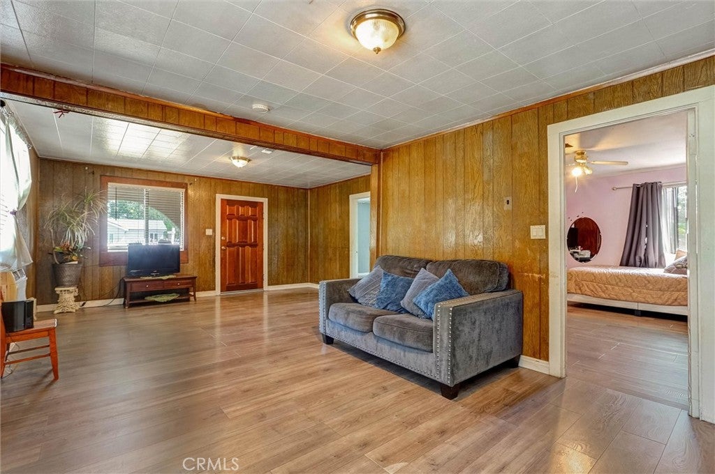 10555 CAYUGA
